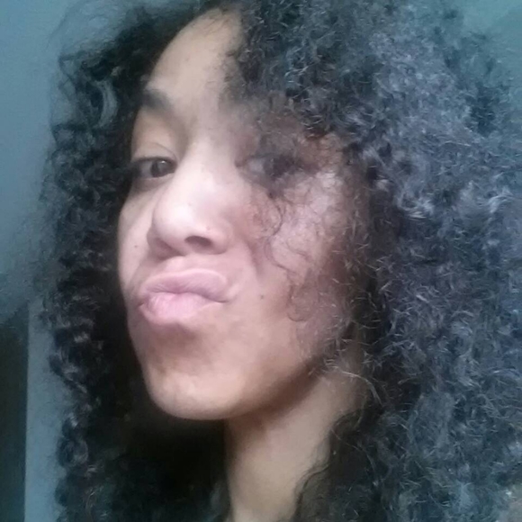 Meet Your Posher 🖤 divynestock (Ivy) - Picture 4 of 8